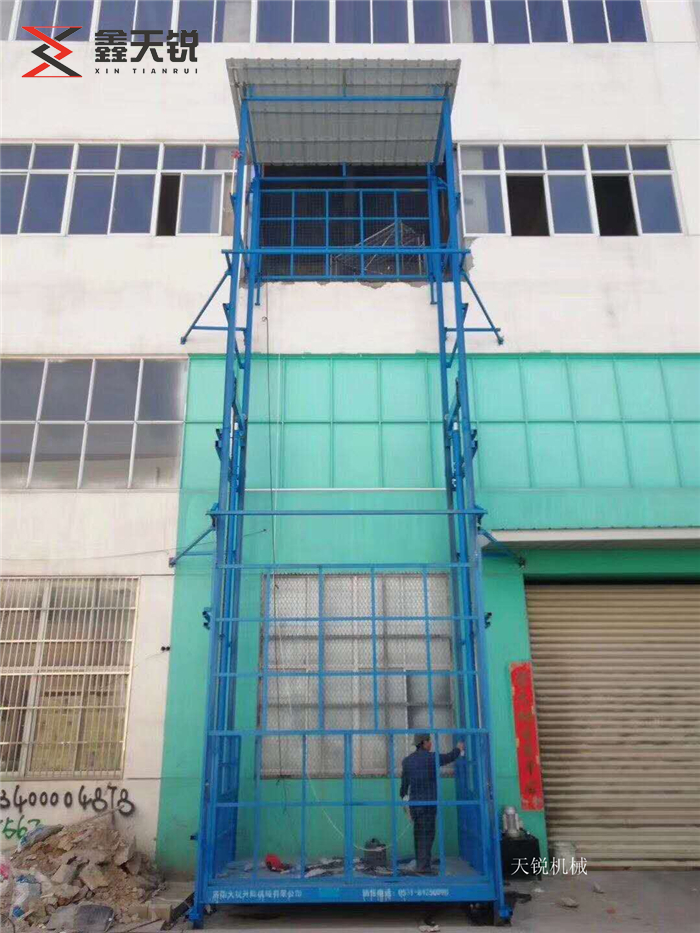 济宁室外导轨式升降机